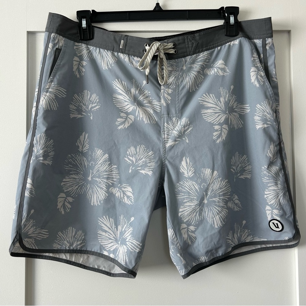 Vuori Cruise Boardshort 7” Size 38